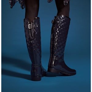 New in Box black quilted hunter tall refined boot